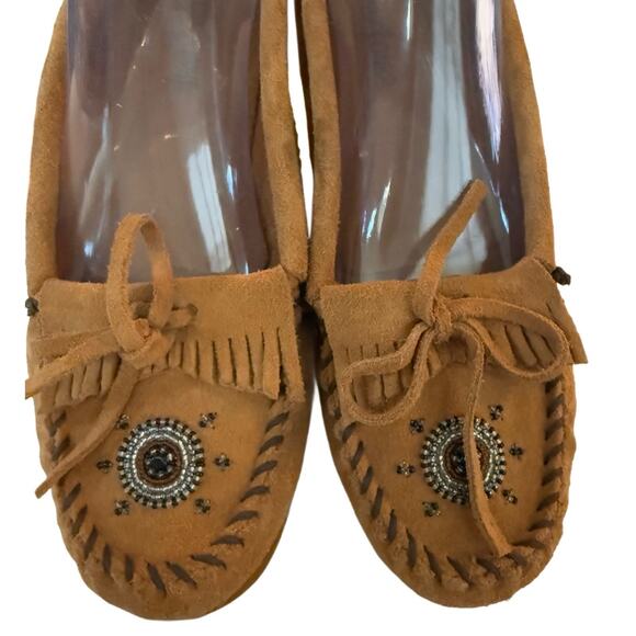 VTG Minnetonka Y2K Camel Brown Suede Beaded Moccasins 11 Hard Sole Boho Fall - Picture 2 of 11